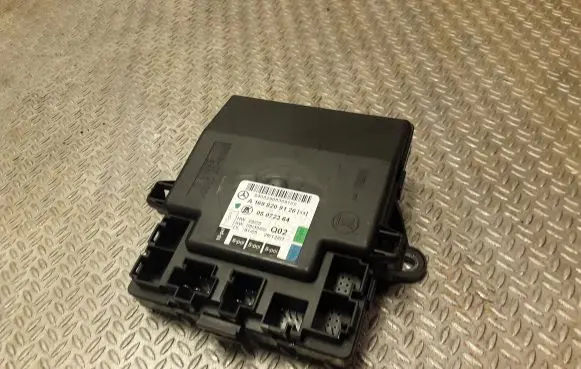 Mercedes-Benz B W245 Door control unit/module 1698209126 A1698209126