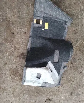 Toyota Avensis T270 Trunk/boot lower side trim panel 647200502C1