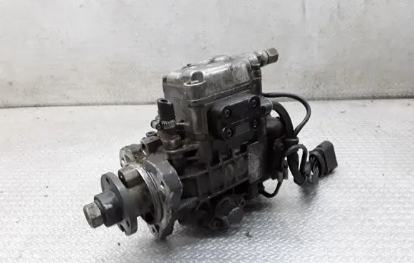 Skoda Octavia Mk1 (1U) Fuel injection high pressure pump 0460404977
