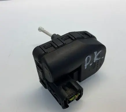Headlight level adjustment motor