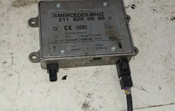 Mercedes-Benz C W204 Aerial antenna amplifier 2118200885 09701212