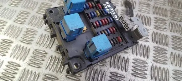 Nissan Primera Fuse box set 121036