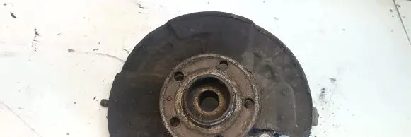 Volvo XC70 Front wheel hub 9461944