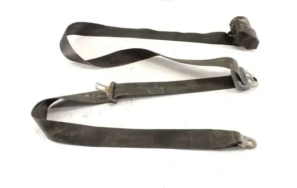 Volkswagen Golf II Front seatbelt 193857706A 00019074 0333239