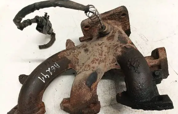 Chrysler Voyager Exhaust manifold 04781039aa