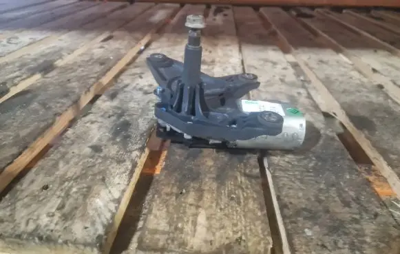 Buick Encore I Rear window wiper motor