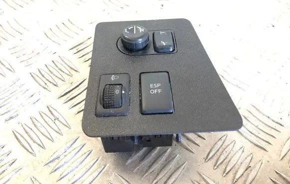 Nissan Qashqai Other switches/knobs/shifts 68485JD900 K77770 P10970A77500