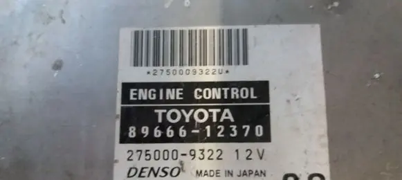 Toyota Corolla E120 E130 Engine control unit/module 8966612370 2750009322