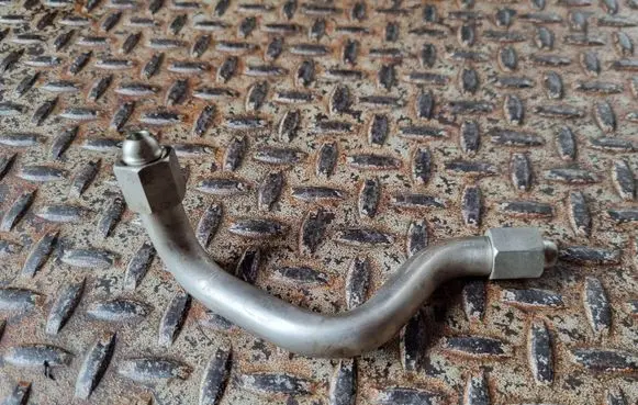 Volkswagen Tiguan Allspace Fuel line pipe 06L127501E