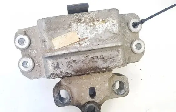 Volkswagen PASSAT B6 Engine mount bracket 3c0199555