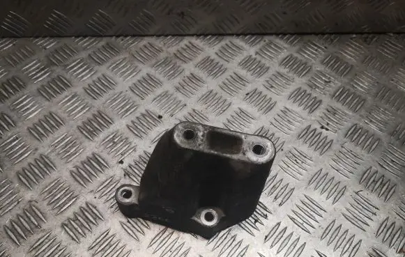 Chrysler 300 - 300C Engine mounting bracket 04578181AA