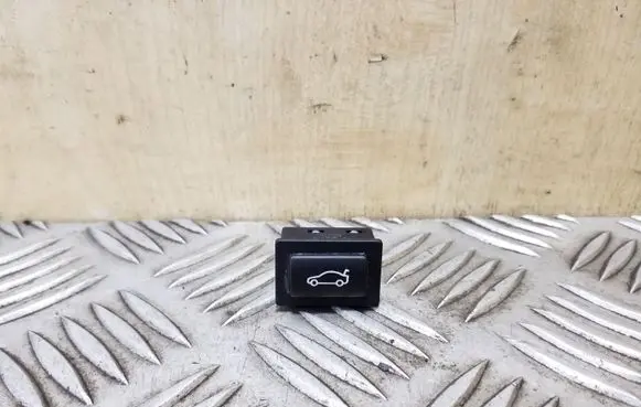 BMW 5 E60 E61 Tailgate/boot open switch button 6921846