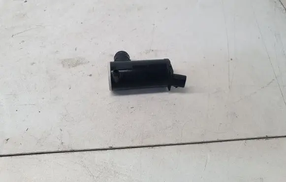 Hyundai ix35 Windscreen/windshield washer pump 985102S100