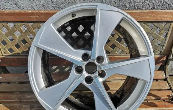 Audi Q7 4M R20 alloy rim 