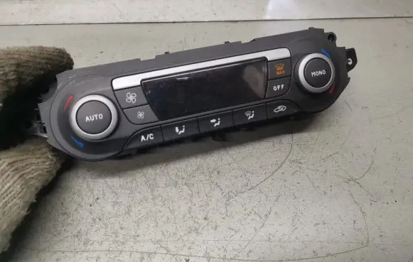 Ford Focus C-MAX Climate control unit 7M5T18C612AD