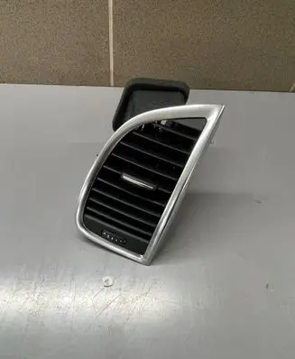 Audi Q7 4L Dashboard side air vent grill/cover trim 4L0820902T