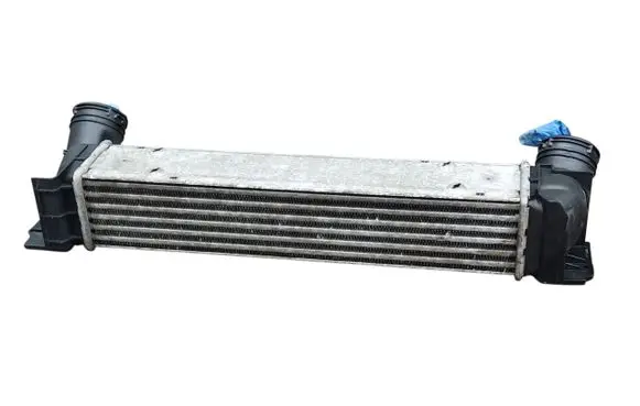 BMW X1 E84 Intercooler radiator 7524916 3093796 17517524916