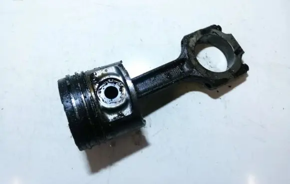 Lancia Lybra Piston with connecting rod