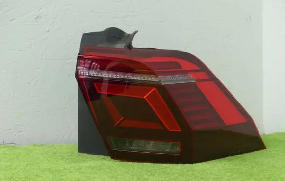 Volkswagen Tiguan Rear/tail lights 5NA945208K