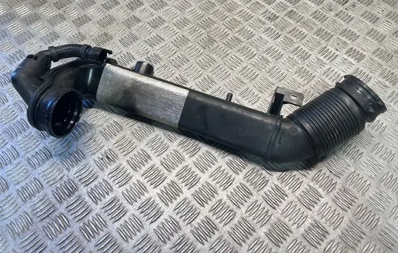 BMW X1 F48 F49 Air intake hose/pipe 8511377