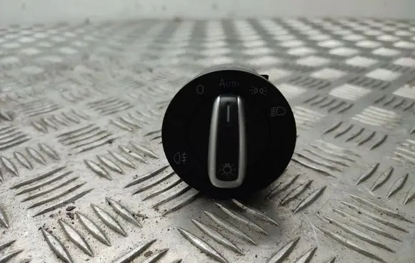 Volkswagen PASSAT B7 Light switch 3C8941431