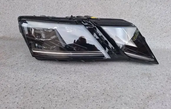 Skoda Octavia Mk3 (5E) Headlight/headlamp 5E1941016F
