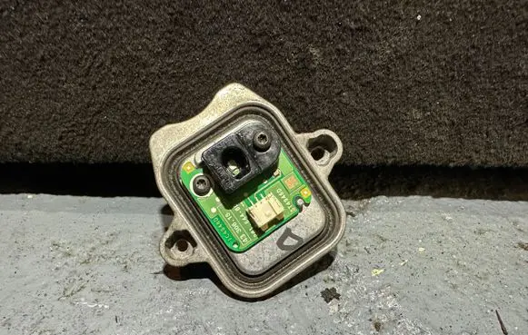 BMW 3 F30 F35 F31 LED ballast control module 19966000