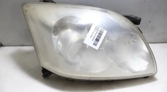 Toyota Avensis T250 Headlight/headlamp