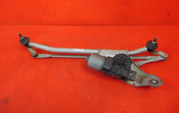 Dacia Sandero Front wiper linkage and motor
