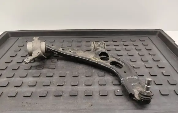 BMW 2 F45 Front lower control arm/wishbone