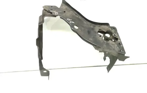 Mercedes-Benz E W211 Headlight/headlamp mounting bracket