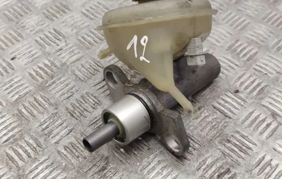 Audi A6 S6 C5 4B Master brake cylinder 8E0611301
