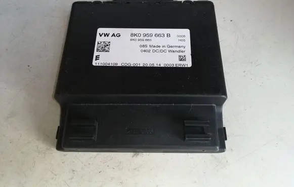 Audi A5 8T 8F Voltage converter/converter module 8K0959663B