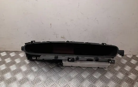 Toyota Prius (XW30) Speedometer (instrument cluster) 769363290