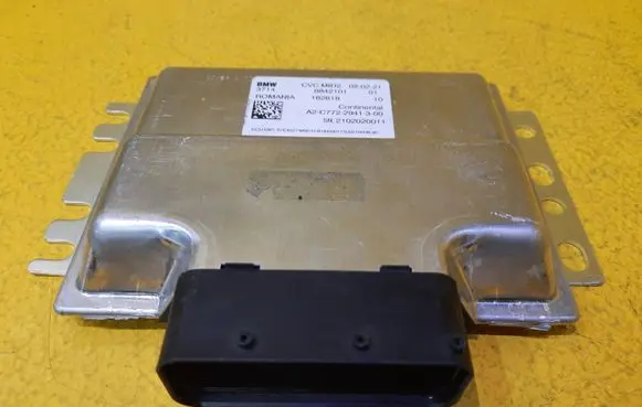 BMW X7 G07 Air suspension control unit module (rear) 8842101