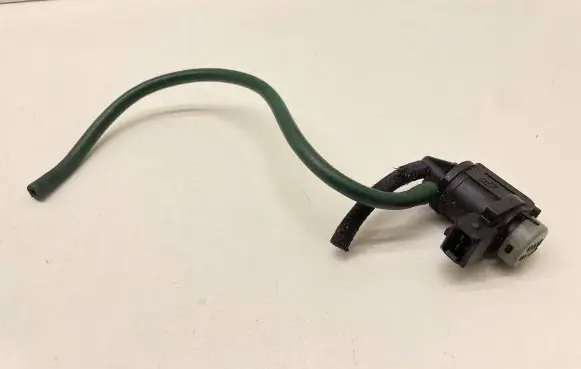 Audi A6 S6 C5 4B Turbo solenoid valve 1J0906283A