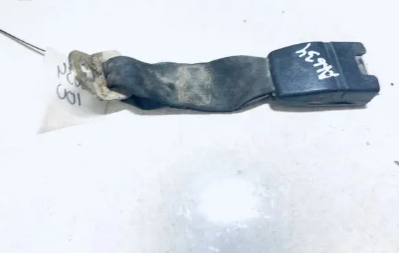 Hyundai Lantra I Rear seatbelt buckle a931118