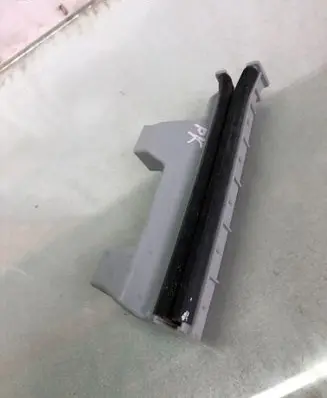 Hyundai Kona II Front door windshield rail 82550be000
