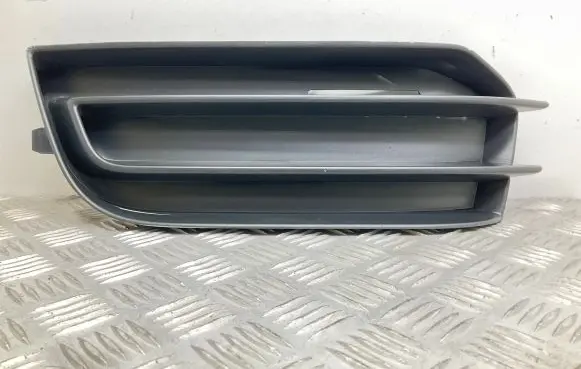 Audi A1 Front bumper lower grill 8X0807681