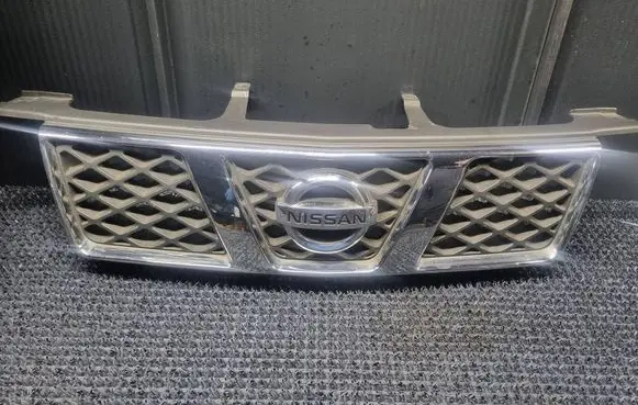 Nissan X-Trail T30 Front grill 62310EQ303