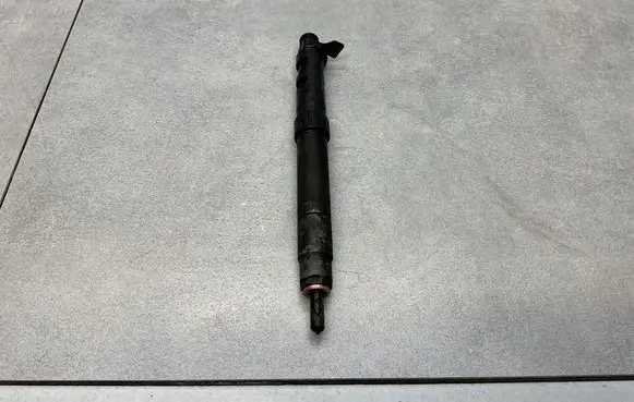 Fuel injector
