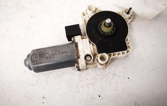 Mercedes-Benz E W211 Rear door window regulator motor A2118202442