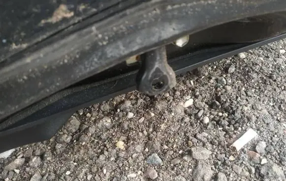 Toyota RAV 4 (XA30) Front door check strap stopper 