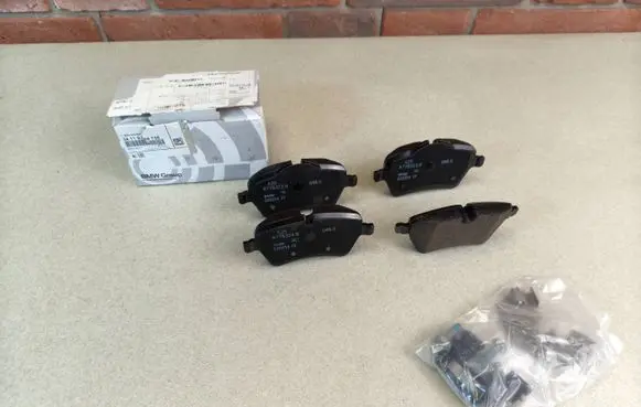 Mini One - Cooper Clubman R55 Brake pads (front) 9804735