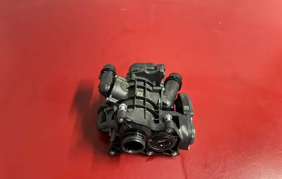 BMW X3 G01 Thermostat/thermostat housing 8642560 11538642560