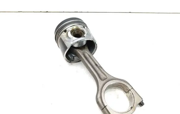 Peugeot 208 Piston with connecting rod