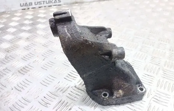Mercedes-Benz C W203 Engine mounting bracket A6112230704