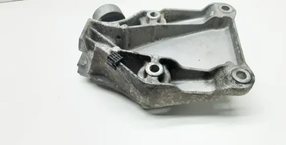 BMW 5 GT F07 Engine mounting bracket 6777623 22116777623