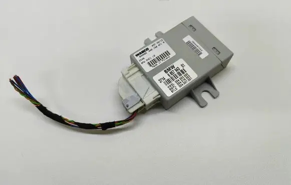 BMW 5 F10 F11 Air suspension control unit module (rear) 6857943 37146857943 3714685794301