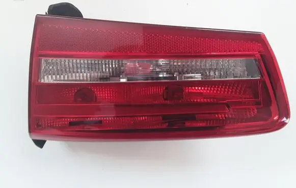 Tailgate rear/tail lights